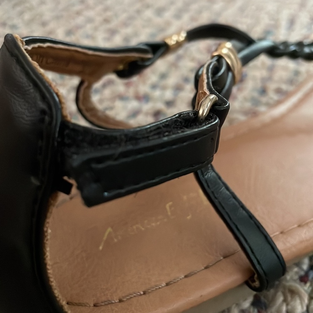 Sandals - Picture 6 of 7